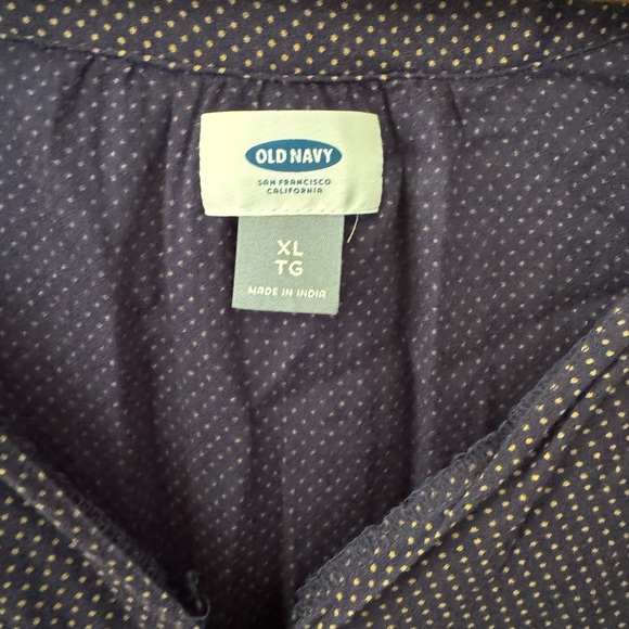 🦋Old Navy patterned blouse🦋 - Picture 3 of 3